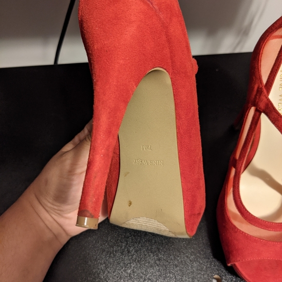 Heels - Picture 2 of 3